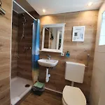 Kenny & Henry Inn 3*