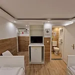 Zajazd Kenny & Henry 3*
