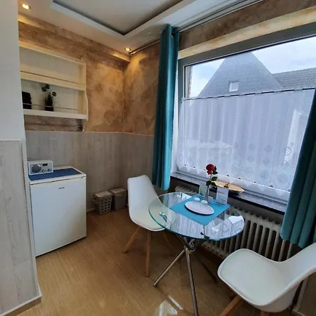 여관 Kenny & Henry