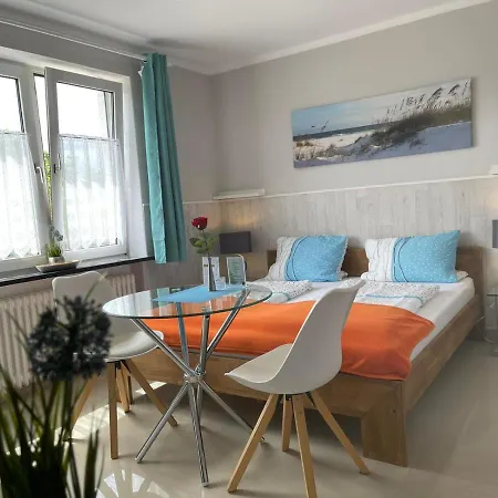 여관 Kenny & Henry