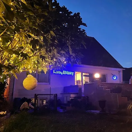 Kenny & Henry 여관 3*