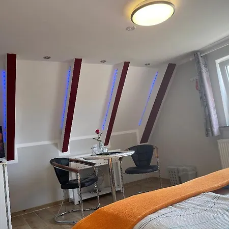 여관 Kenny & Henry