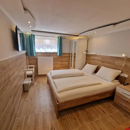 Kenny & Henry Locanda 3*