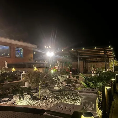 여관 Kenny & Henry 3*