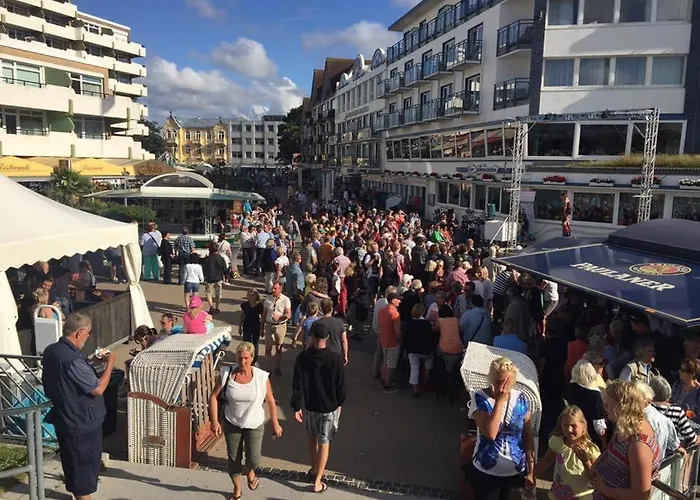 Kenny & Henry Zajazd 3*