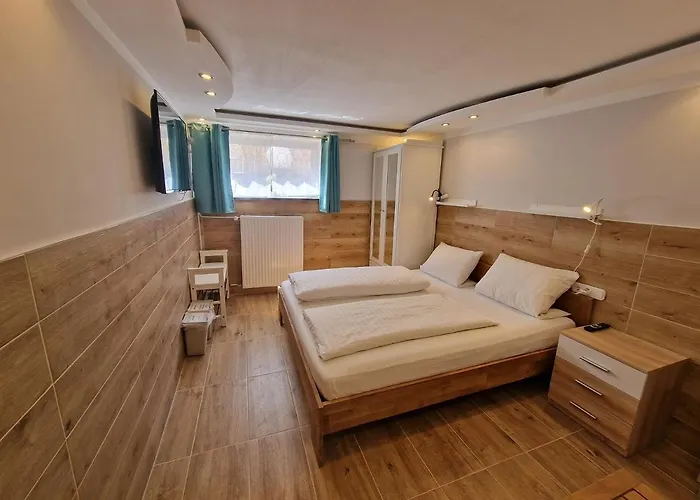 Kenny&henry Gasthof 3*